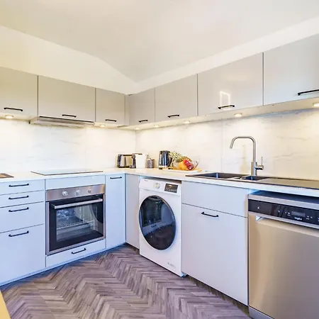Atlantide I By Interhome